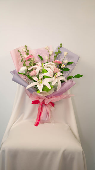 ดอกลิลลี่ยักษ์สามดอก