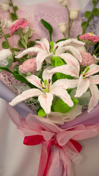 ดอกลิลลี่ยักษ์สามดอก