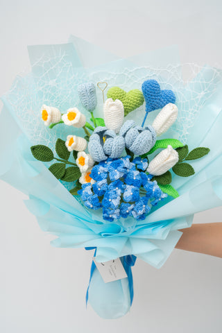 ไฮเดรนเยียสีฟ้าและทิวลิป