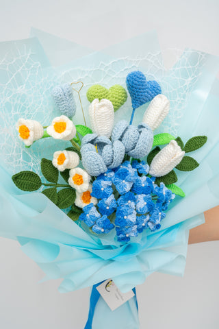 ไฮเดรนเยียสีฟ้าและทิวลิป