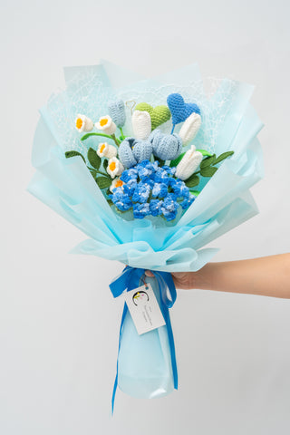 ไฮเดรนเยียสีฟ้าและทิวลิป